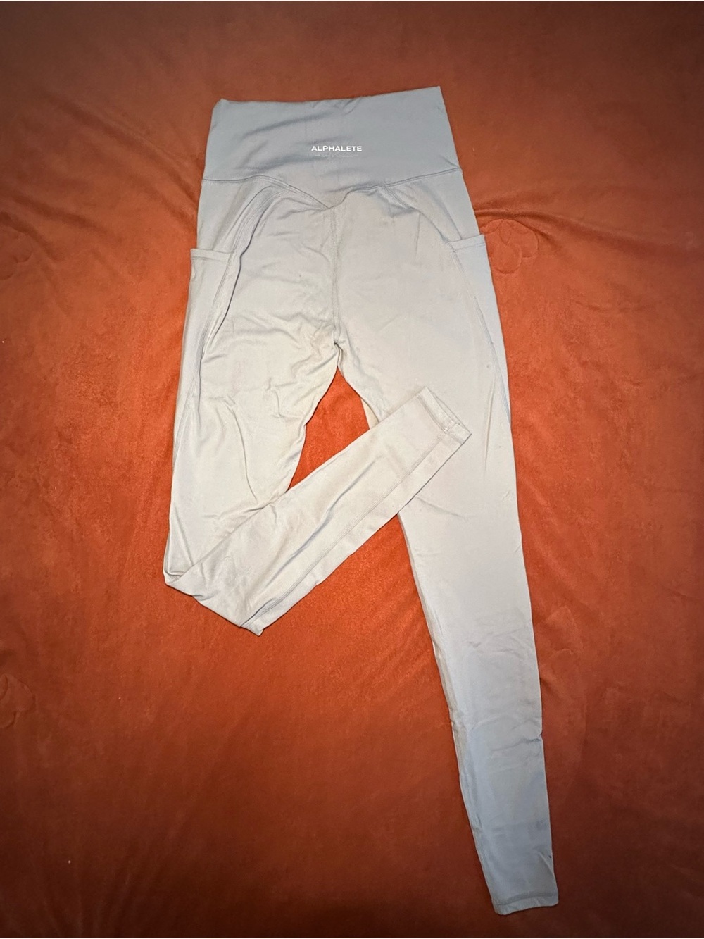 Alphalete High-Rise Light Gray Leggings with Side Pockets